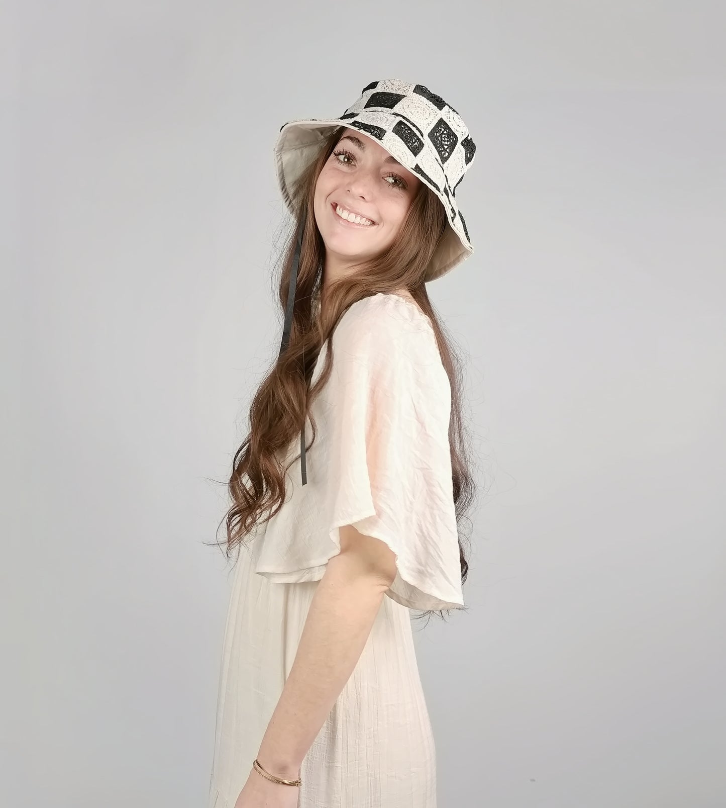 IVORY BLACK CROCHET FABRIC UNISEX BUCKET HAT